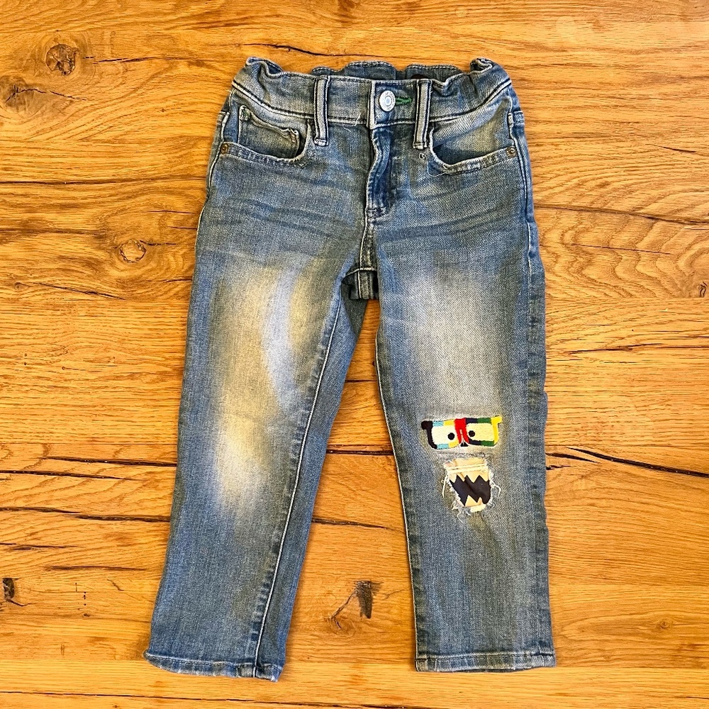 GAP. Size 3T (boys), slim fit "Goofy face" light wash jeans. Like new!